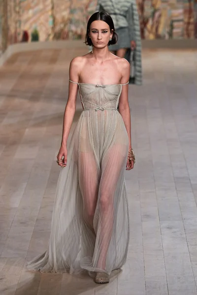 Look 17